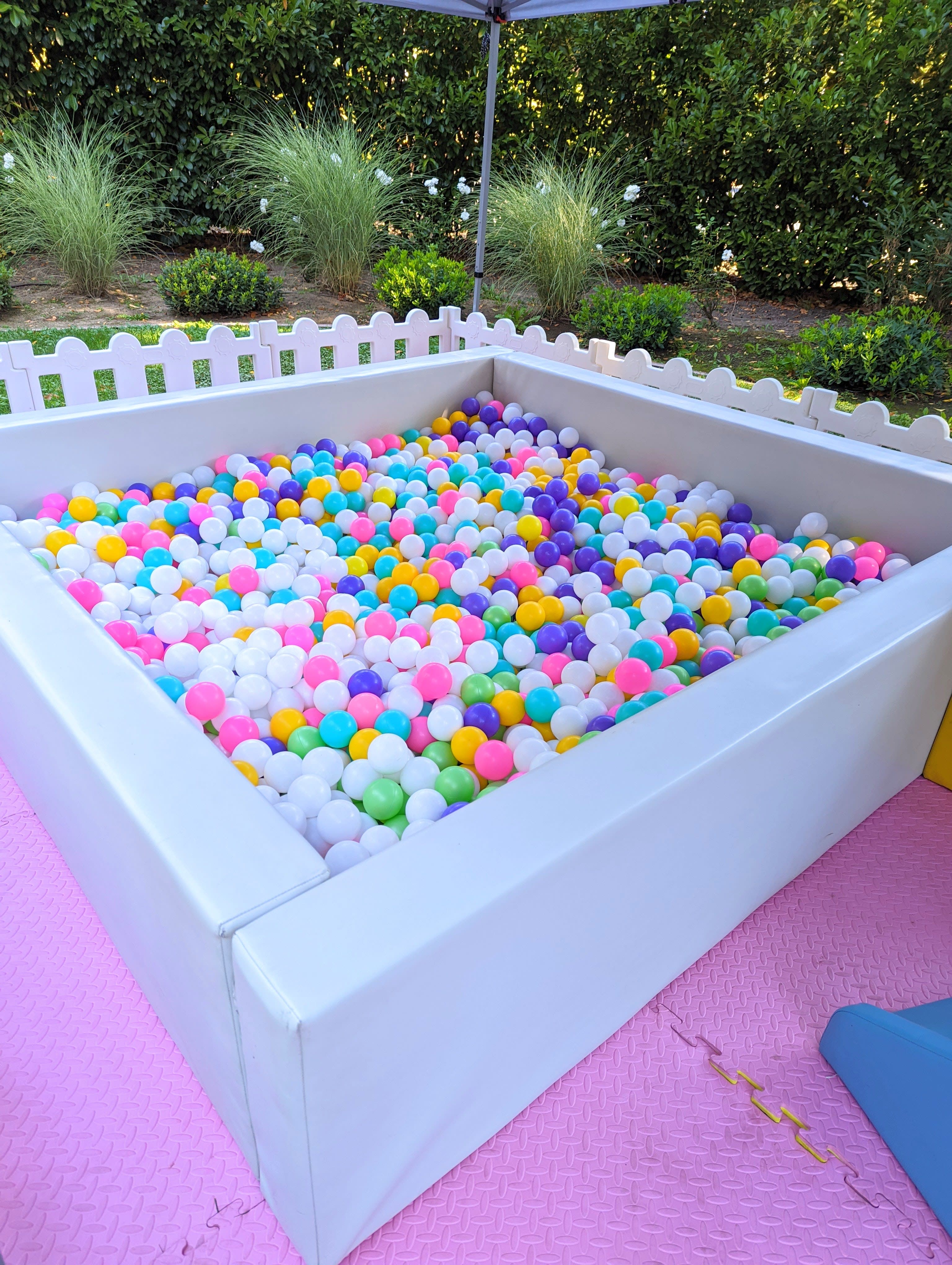 8' Ball pit